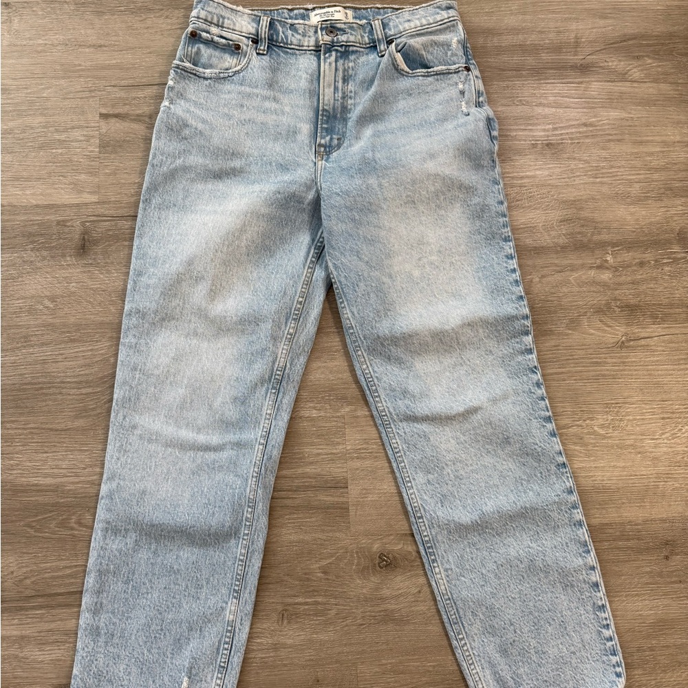 Abercrombie & Fitch The 90’s Straight Ultra High Rise Jeans